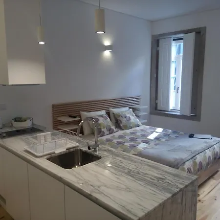 Flower 45 @ Rua Flores Oporto